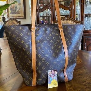 Authentic Sac Louis Vuitton Shoulder Bag